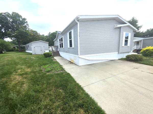 Rent this RANCH HOME at 436 Flamingo, Rochester Hills - seniors - apts/housing for rent - apartment rent picture