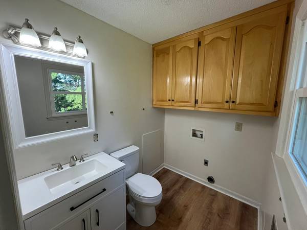 Newly renovated 3 bedroom, 1.5 bath home. Nice neigborhood. - apts/housing for rent - apartment rent picture