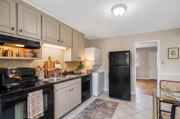 Looking Near Elon University? Don’t Miss This 2 Bedroom Apartment - apts/housing for rent - apartment rent picture
