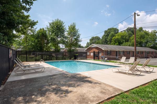 Phoenix Villas Apartments Near Downtown Elon - apts/housing for rent - apartment rent picture