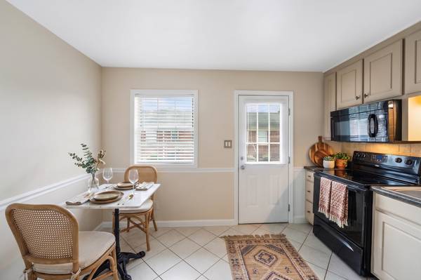 This Elon Apartment Special Could Save You Big - apts/housing for rent - apartment rent picture