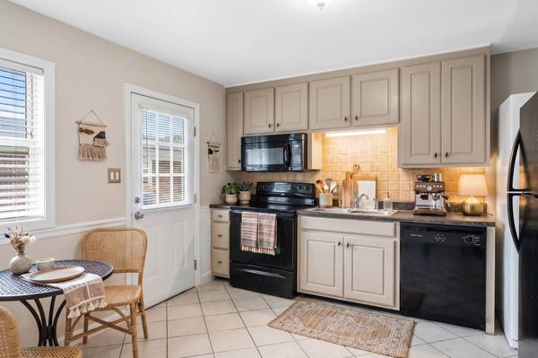 This Elon Apartment Special Could Save You Big - apts/housing for rent - apartment rent picture