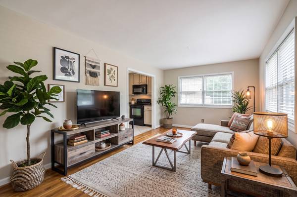 This Elon Apartment Special Could Save You Big - apts/housing for rent - apartment rent picture