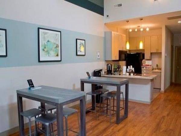 Blazing fast! High-speed internet available to residents! - apts/housing for rent - apartment rent picture