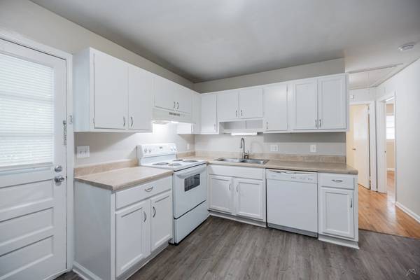 FOREST POINTE APARTMENTS - 🔥 MOVE IN SPECIAL + Reduced Rates - apts/housing for rent - apartment rent picture