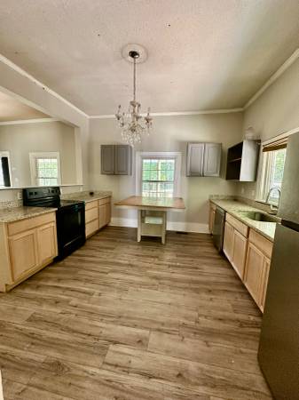 Big garage and shed! Lake wheeler ranch 10' ceiling pond and creek - apts/housing for rent - apartment rent picture