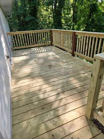 3 BEDROOM 1.5 BATH HOME WITH GAZEBO &amp; PRIVATE BALCONY DECK - apts/housing for rent - apartment rent picture