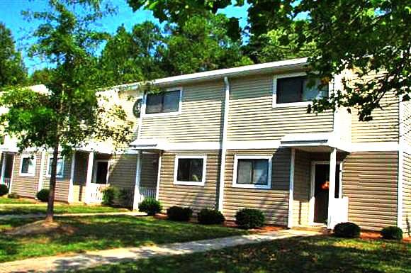 Bright and beautiful 3 bed / 2.5 bath! Don't wait to call us home! - apts/housing for rent - apartment rent picture