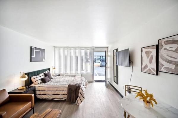 Wi-Fi, Cable, Microwave, On-Site Parking - apts/housing for rent - apartment rent picture