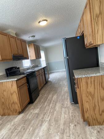 Traila Doble-3 Habitaciones con oficina Disponible en Parrish Manor! - apts/housing for rent - apartment rent -...