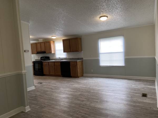 Traila Doble-3 Habitaciones con oficina Disponible en Parrish Manor! - apts/housing for rent - apartment rent -... picture