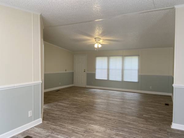Traila Doble-3 Habitaciones con oficina Disponible en Parrish Manor! - apts/housing for rent - apartment rent -... picture