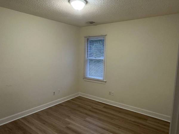 Detached Hedingham 3br home for rent - apts/housing for rent - apartment rent picture