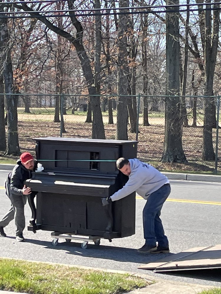 Professional Piano Movers picture