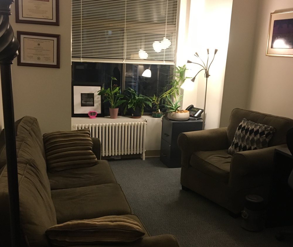 Susan Razavi, LCSWR Hypnotherapist picture